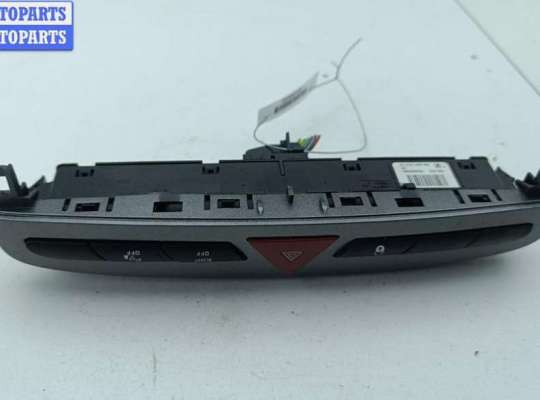 купить Кнопка аварийной сигнализации (аварийки) на Peugeot 308 T7 (2007-2013)