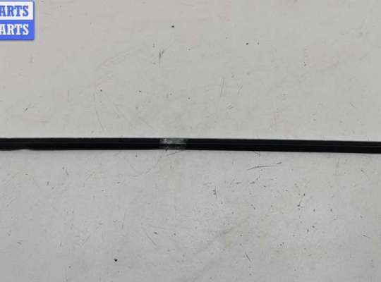 купить Молдинг стекла двери передней левой наружный на Volkswagen Passat B5+ (GP)