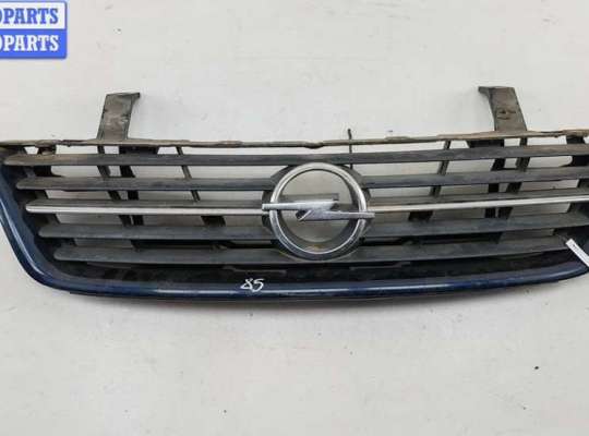 Решетка радиатора OP2420759 на Opel Sintra (1997-1999)