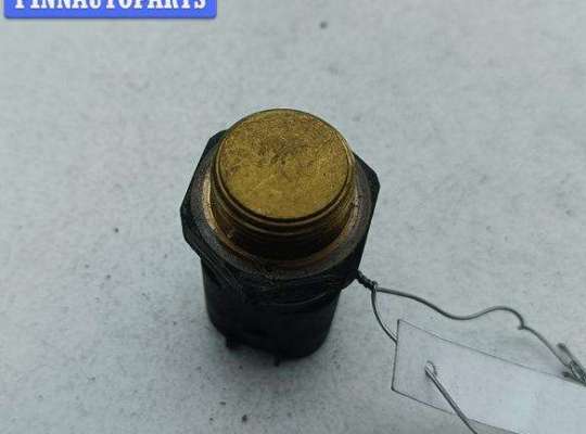 купить Датчик температуры на Skoda Octavia mk1 (A4 1U) 1996-2010