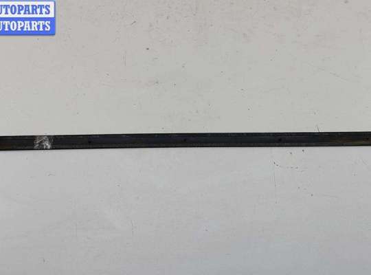 купить Молдинг двери передней левой на Volkswagen Passat B5+ (GP)