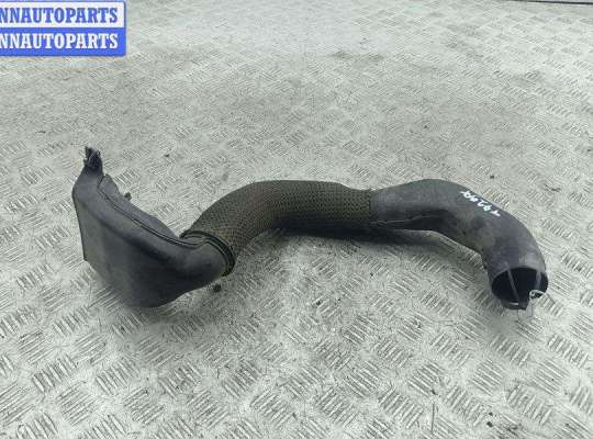 Воздухозаборник на Ford Focus I