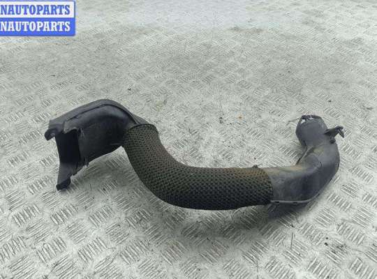 Воздухозаборник на Ford Focus I