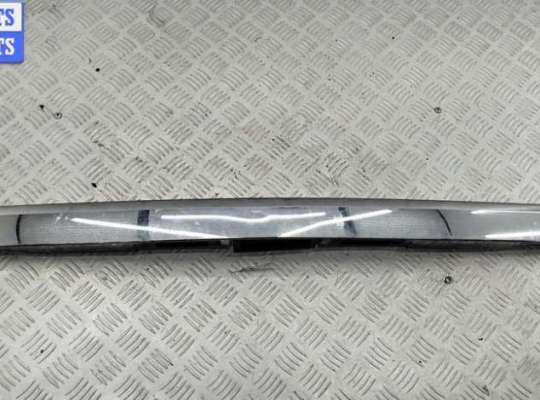 Накладка подсветки номера OP2392400 на Opel Zafira B (2004-2014)