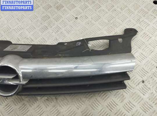 купить Решетка радиатора на Opel Astra H (2004-2009)