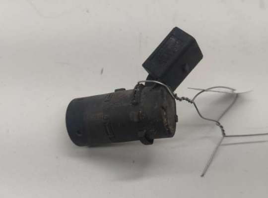 купить Датчик парковки (парктроник) задний на Audi A6 C5 (1997-2005)