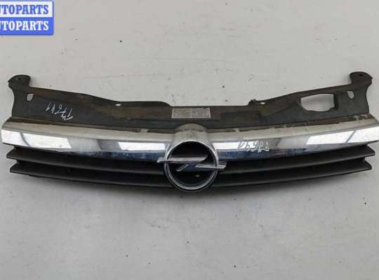 Решетка радиатора OP2431709 на Opel Astra H (2004-2009)