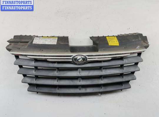 купить Решетка радиатора на Chrysler Voyager (2001-2007)