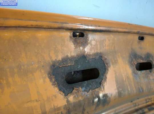 Капот на Mercedes-Benz Vito (W638)