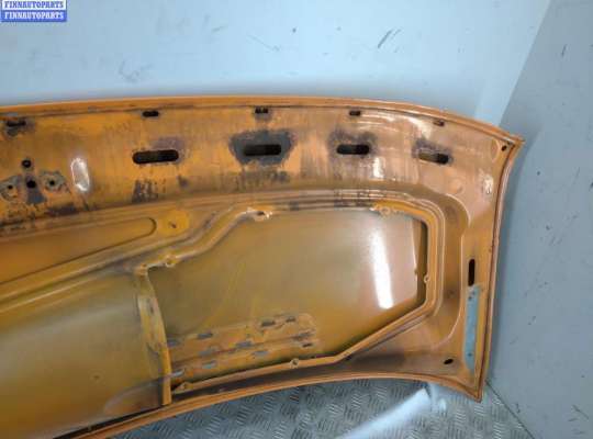 Капот на Mercedes-Benz Vito (W638)