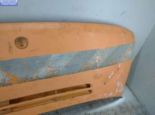 Капот на Mercedes-Benz Vito (W638)