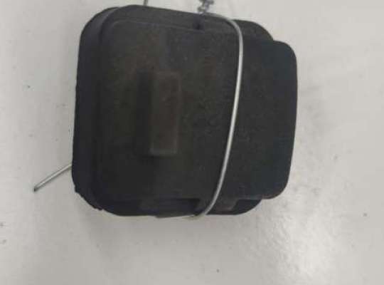 купить Кронштейн радиатора на Audi A6 C5 (1997-2005)