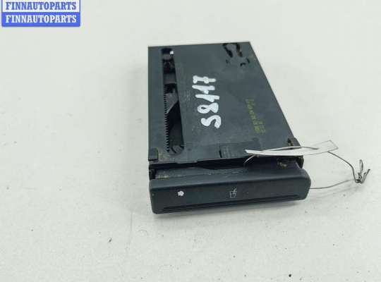 Подстаканник AU1693339 на Audi A4 B7 (2004-2008)