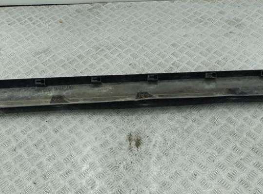 купить Накладка на порог наружная левая на Volkswagen Passat B6