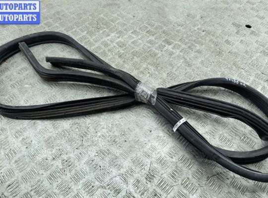 купить Уплотнитель двери передней правой на Ford Transit (2006-2014)