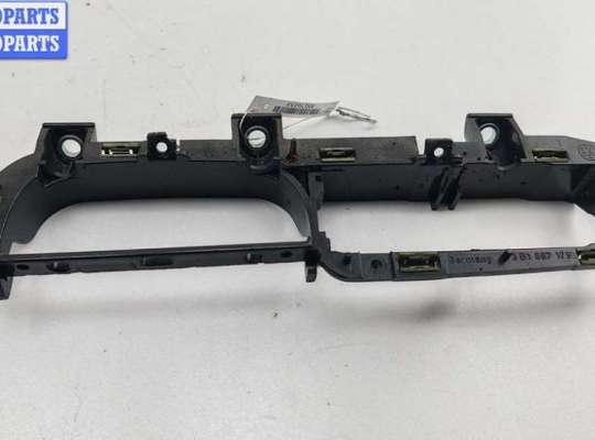 купить Ручка двери внутренняя передняя левая на Volkswagen Passat B5+ (GP)