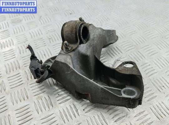 купить Кронштейн крепления на Volkswagen Passat B5