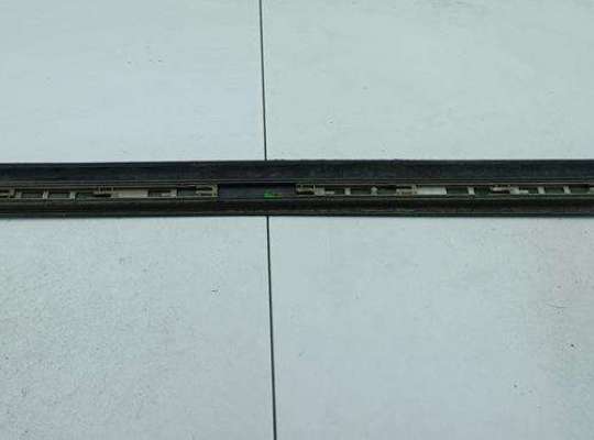 купить Молдинг двери передней левой на Audi A4 B7 (2004-2008)