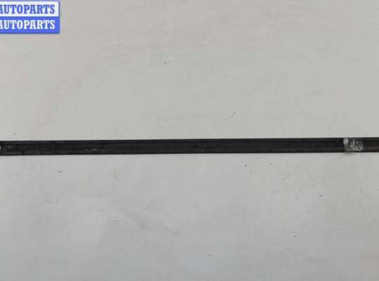 купить Молдинг двери передней правой на Volkswagen Passat B5