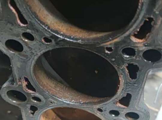 купить Блок цилиндров двигателя (картер) на Audi A4 B6 (2001-2004)