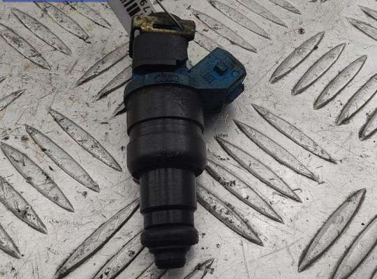 купить Форсунка топливная на Volkswagen Passat B5