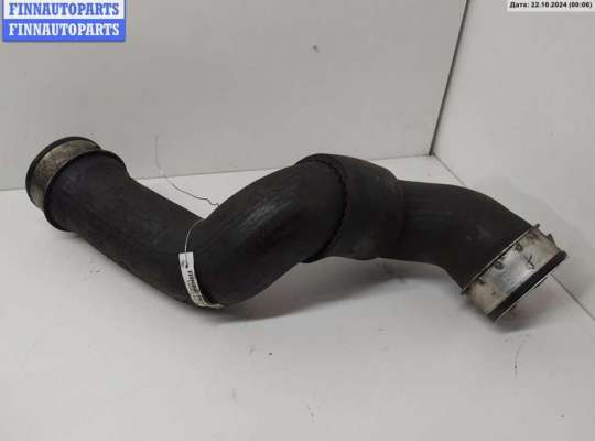 Патрубок интеркулера MB1577225 на Mercedes C-Class W203 (2000-2006)