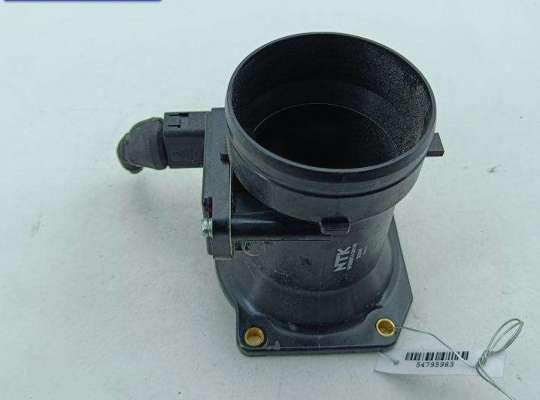 купить Расходомер (измеритель потока воздуха) на Volkswagen Passat B5