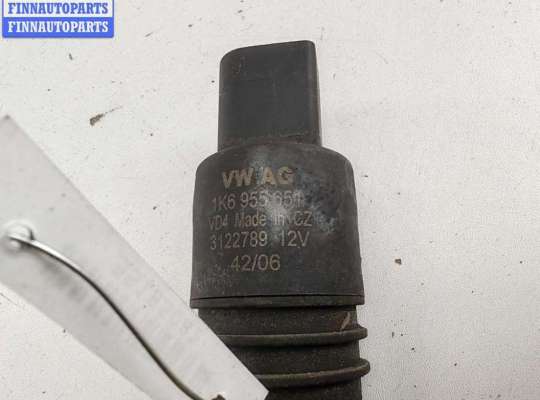купить Насос (моторчик) омывателя стекла на Volkswagen Passat B6