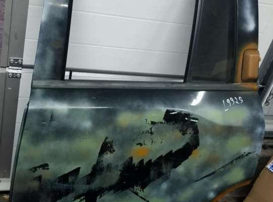 купить Дверь боковая задняя левая на Jeep Compass