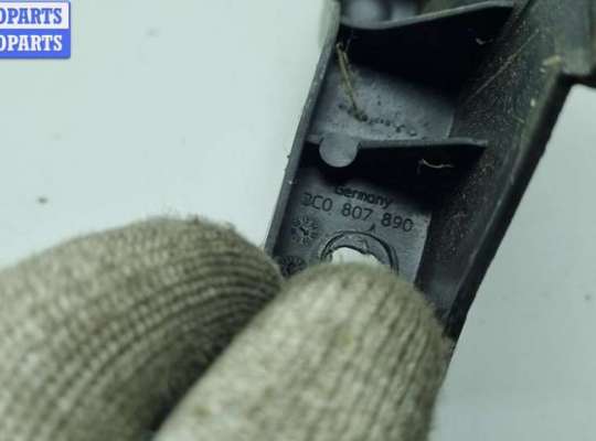 купить Кронштейн бампера переднего на Volkswagen Passat B6