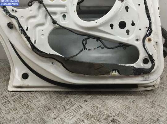 купить Дверь боковая задняя левая на Ford Mondeo I (1993-1996)