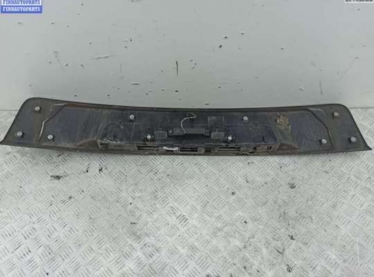 купить Накладка подсветки номера на Renault Scenic II (2003-2009)