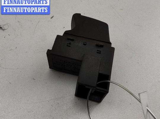 купить Кнопка открывания лючка топливного бака на Volkswagen Passat B5+ (GP)