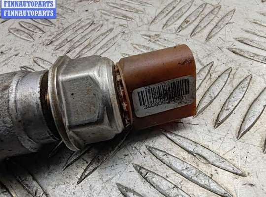 купить Рампа (рейка) топливная на Volkswagen Passat B6