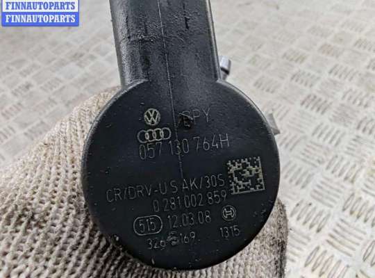 купить Рампа (рейка) топливная на Volkswagen Passat B6