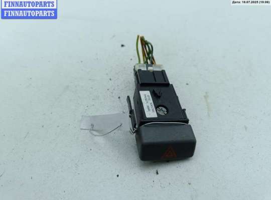 Кнопка аварийной сигнализации (аварийки) VL478898 на Volvo S40 / V40 (1995-2004)