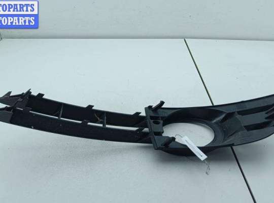 купить Рамка фары противотуманной правой на Audi A6 C6 (2004-2011)