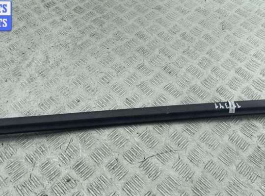 купить Молдинг лобового стекла на Opel Vectra B (1995-2002)