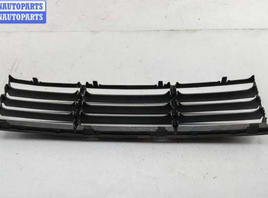 купить Решётка (заглушка) в бампер на Volkswagen Passat B5+ (GP)