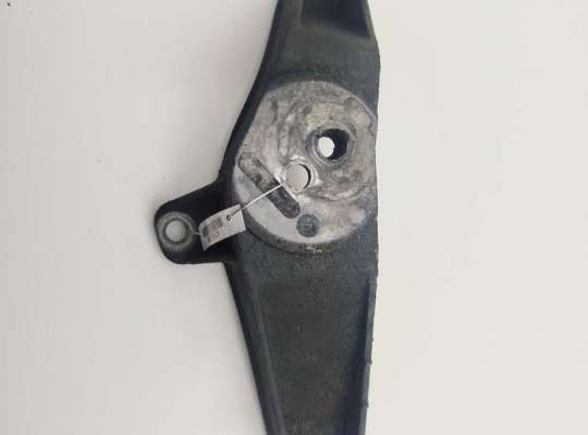 купить Кронштейн двигателя опорный на BMW 5 E39 (1995-2003)