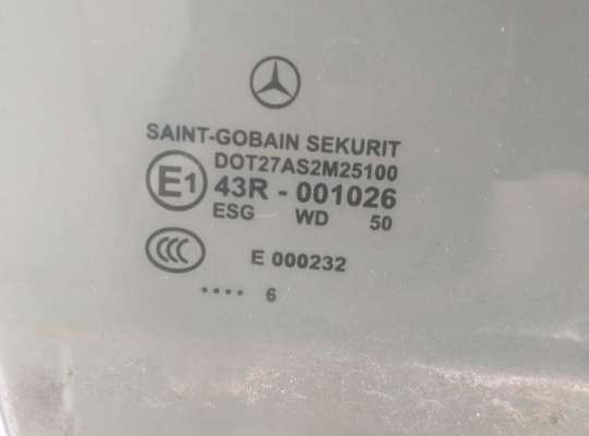 Стекло боковое двери на Mercedes-Benz CLK (W209)