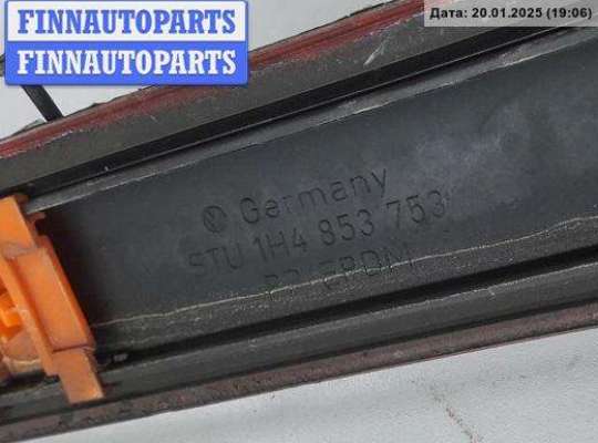 купить Молдинг двери задней левой на Volkswagen Golf-3