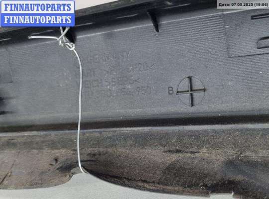 купить Молдинг двери задней правой на Volkswagen Passat B5