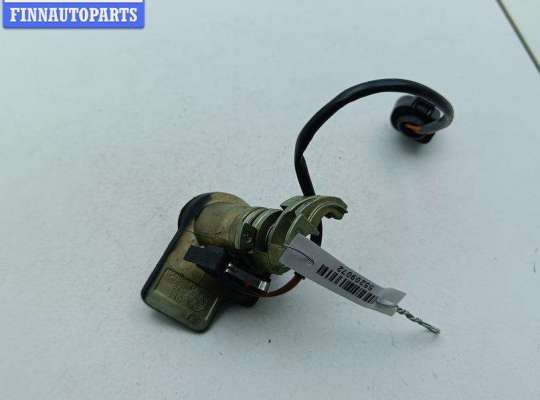 Личинка крышки багажника на Volkswagen Passat B5+ (3B, GP)