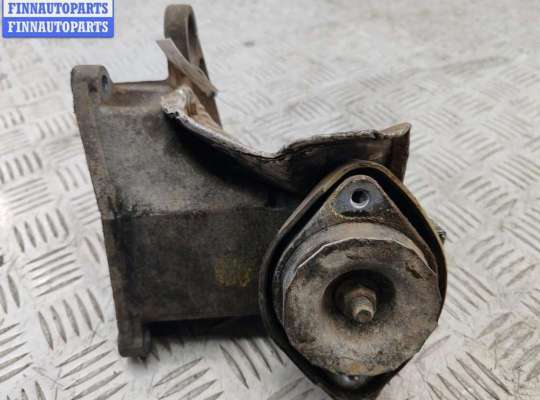 купить Кронштейн КПП опорный на Volkswagen Passat B5