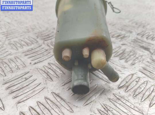 Бачок гидроусилителя на Ford Focus II