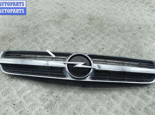 Решетка радиатора на Opel Vectra C