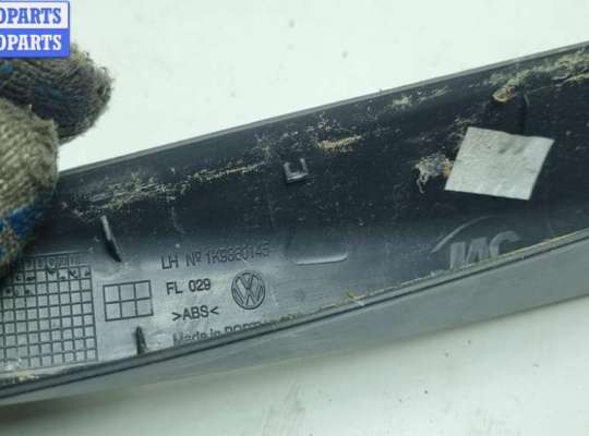 купить Накладка (заглушка) рейлинга на Volkswagen Golf-5