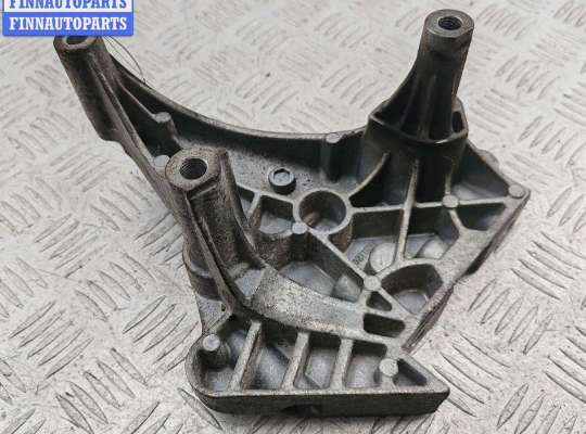 купить Кронштейн двигателя опорный на Volkswagen Passat B6