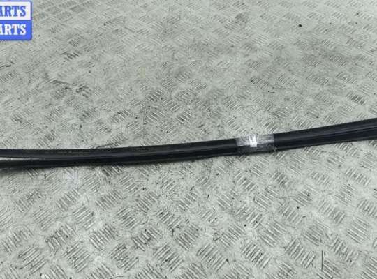 купить Молдинг лобового стекла на Volkswagen Passat B5+ (GP)